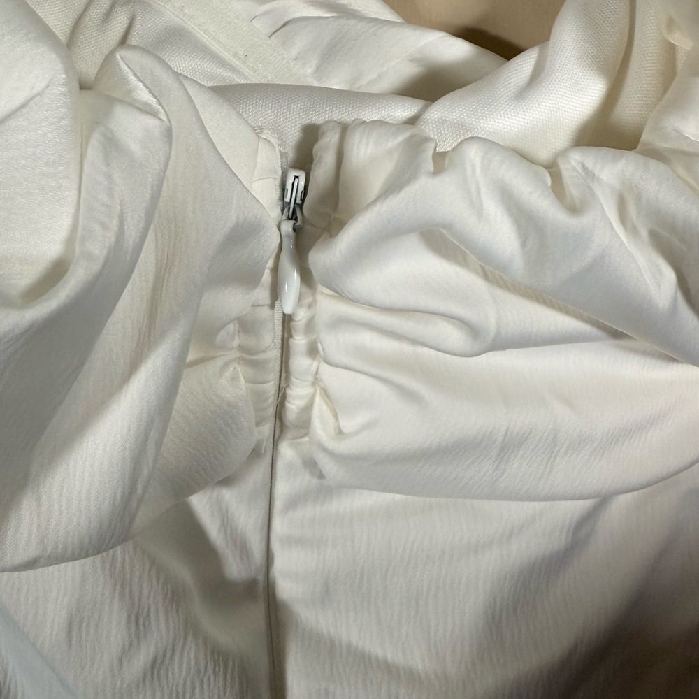 Lulus Immense Glamour White Satin Ruffled Off-the-Shoulder Jumpsuit XL New - Picture 7 of 9